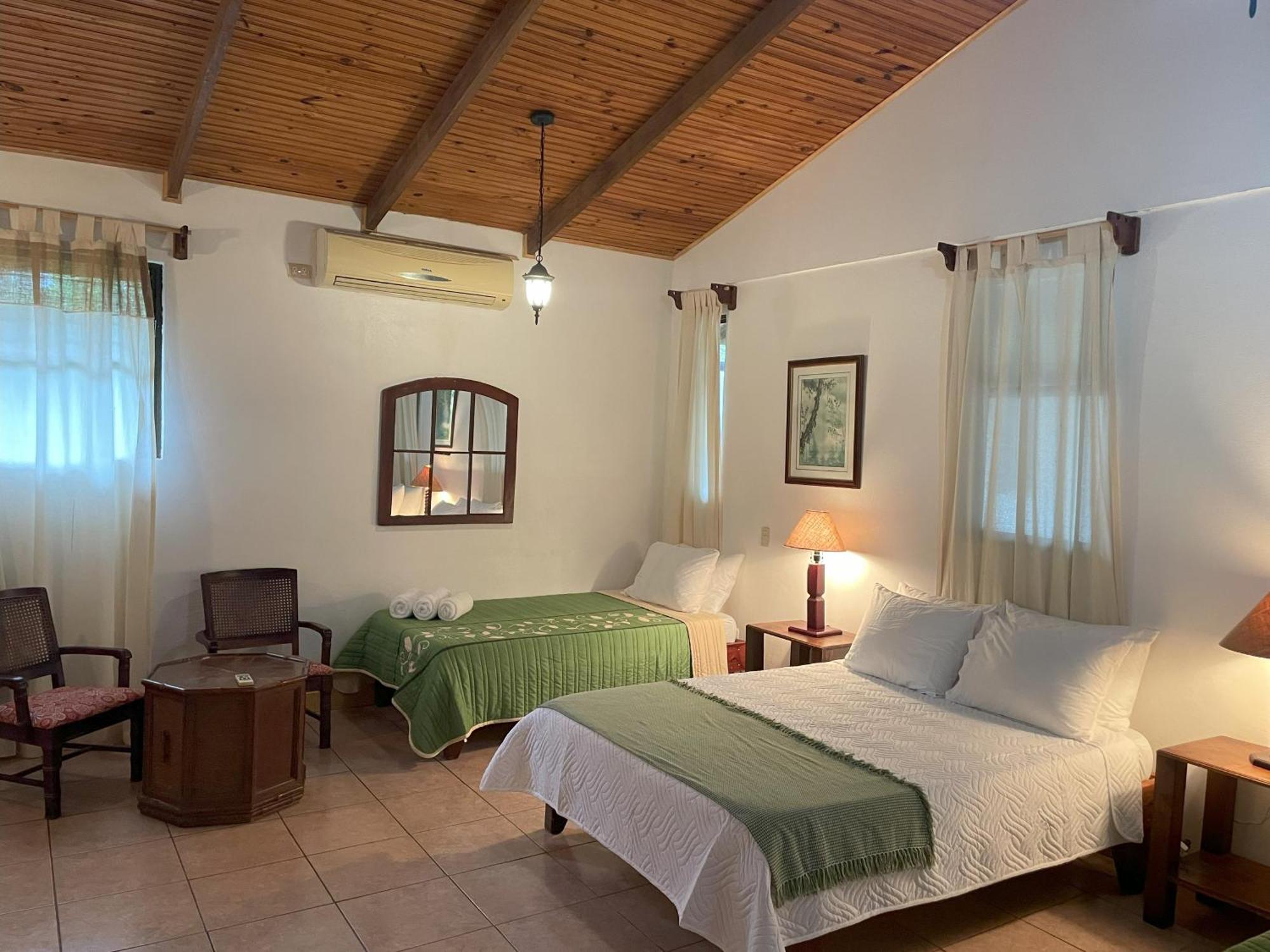 Kakao Lodge & Garden Rio Celeste Bijagua Rom bilde
